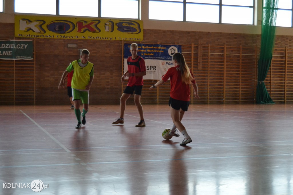 Wakacyjny Turniej Halowej Piłki Nożnej