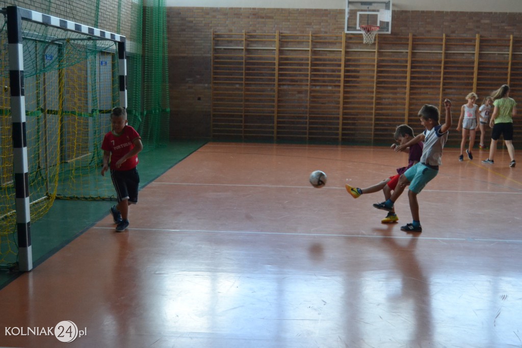 Wakacyjny Turniej Halowej Piłki Nożnej