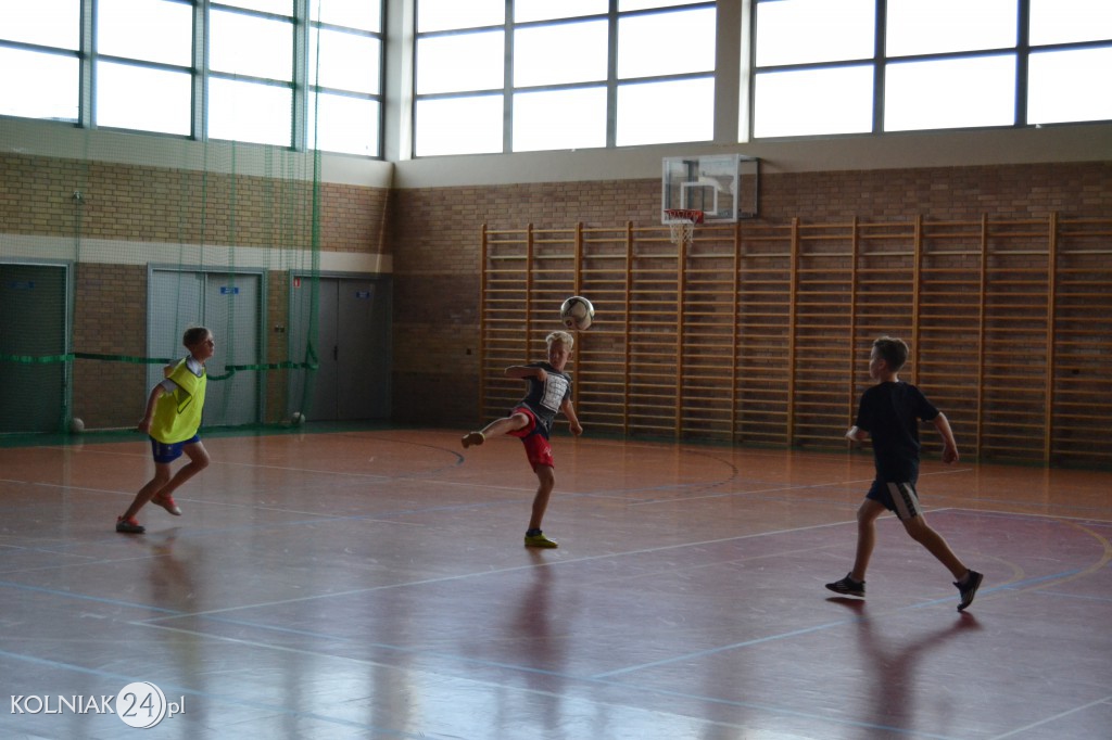 Wakacyjny Turniej Halowej Piłki Nożnej