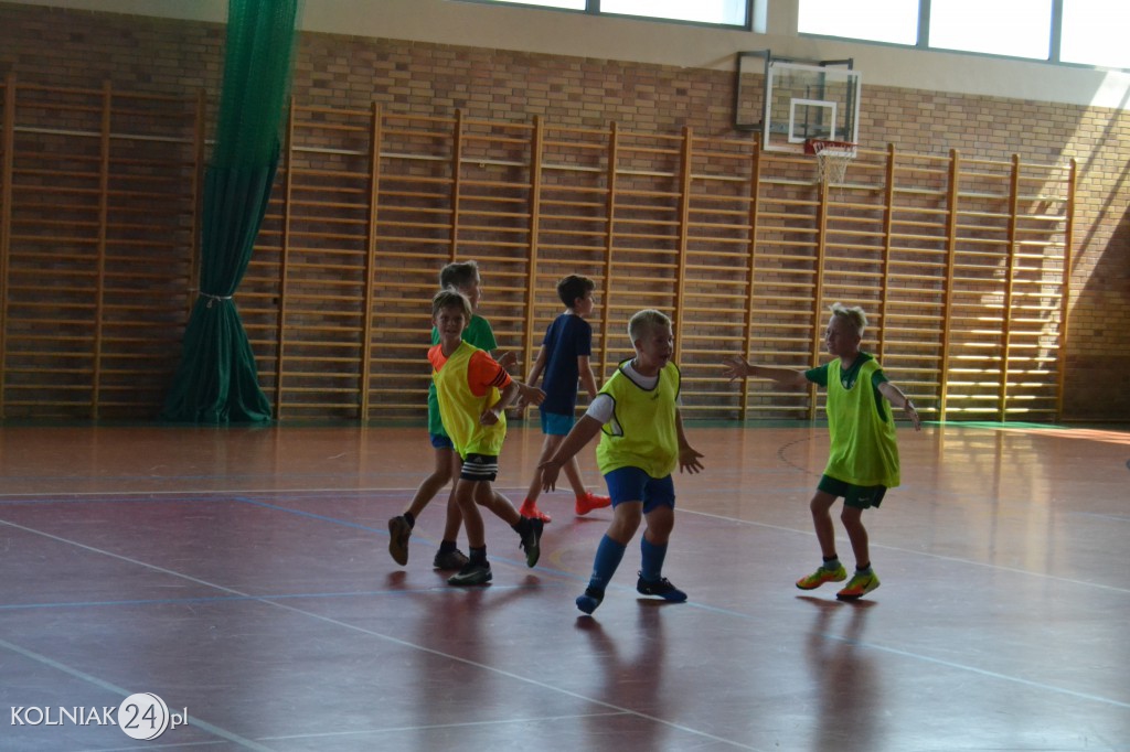 Wakacyjny Turniej Halowej Piłki Nożnej