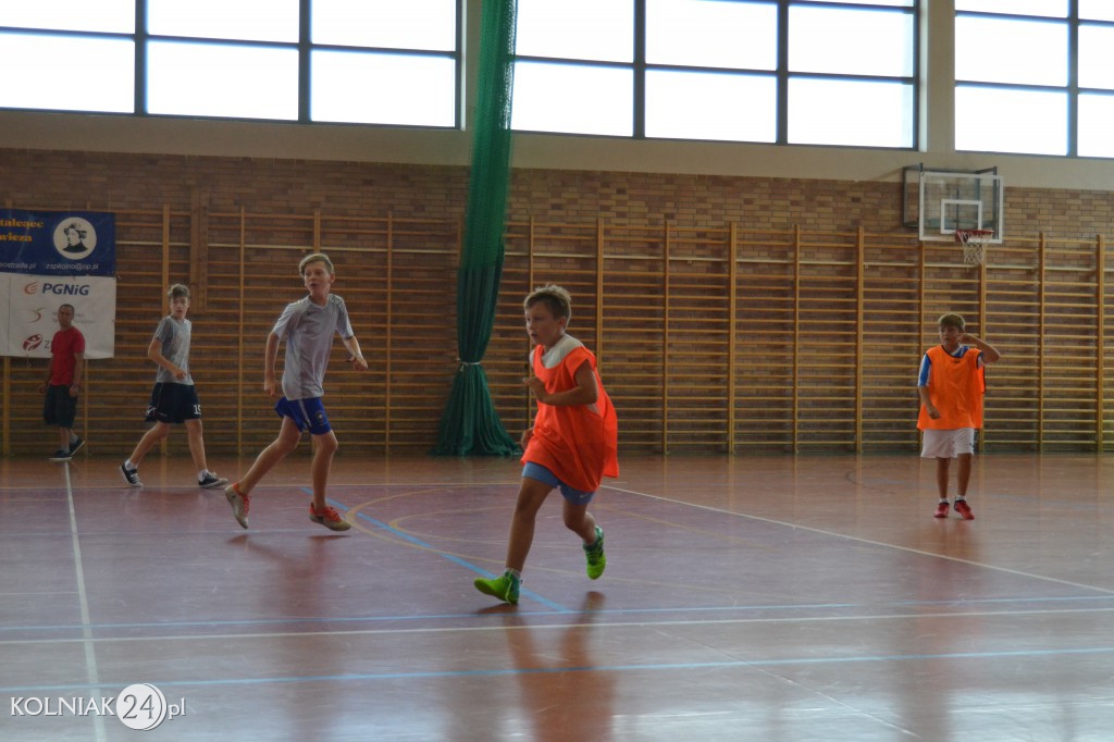 Wakacyjny Turniej Halowej Piłki Nożnej