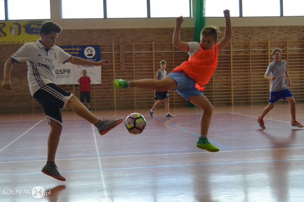 Wakacyjny Turniej Halowej Piłki Nożnej