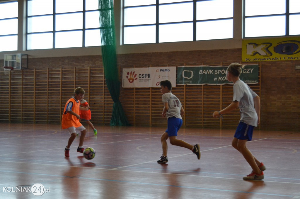 Wakacyjny Turniej Halowej Piłki Nożnej