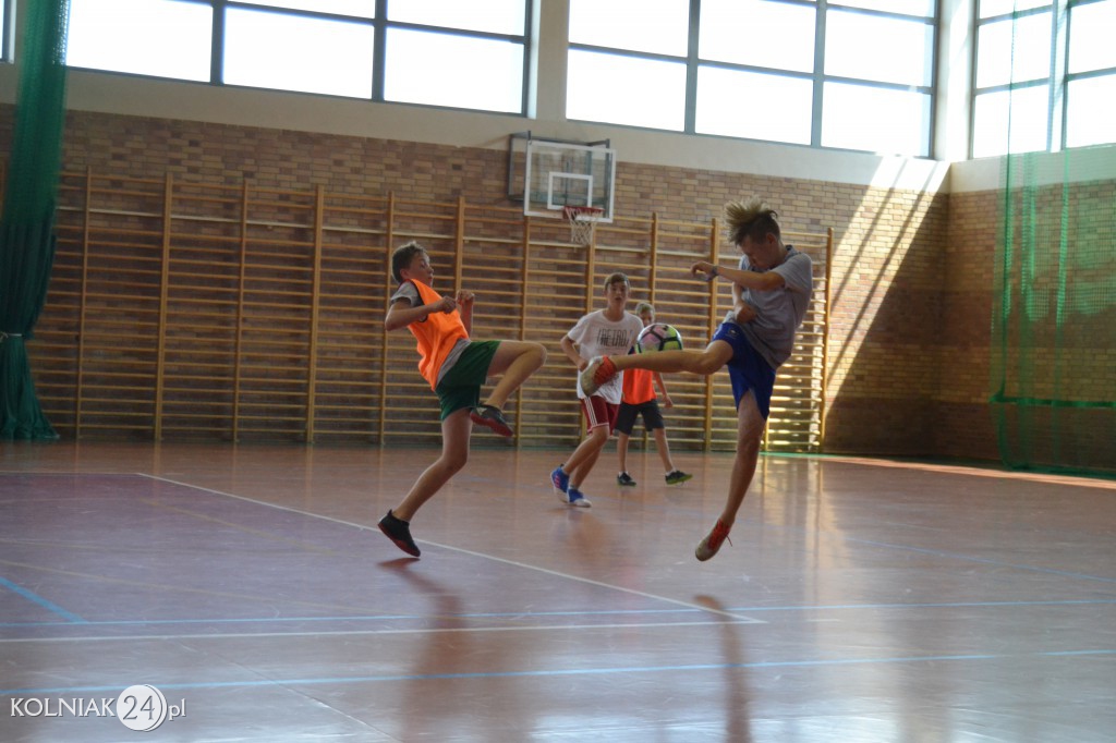 Wakacyjny Turniej Halowej Piłki Nożnej