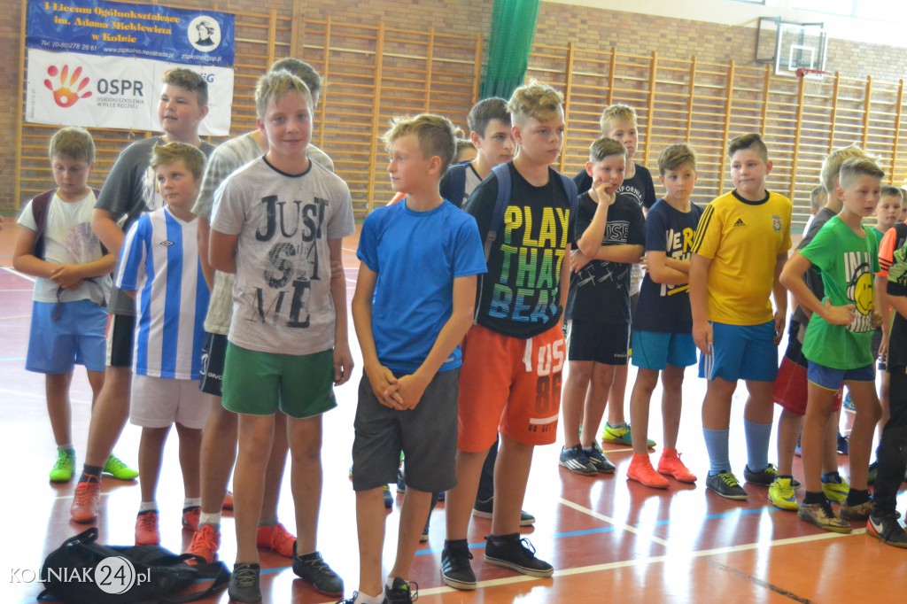 Wakacyjny Turniej Halowej Piłki Nożnej