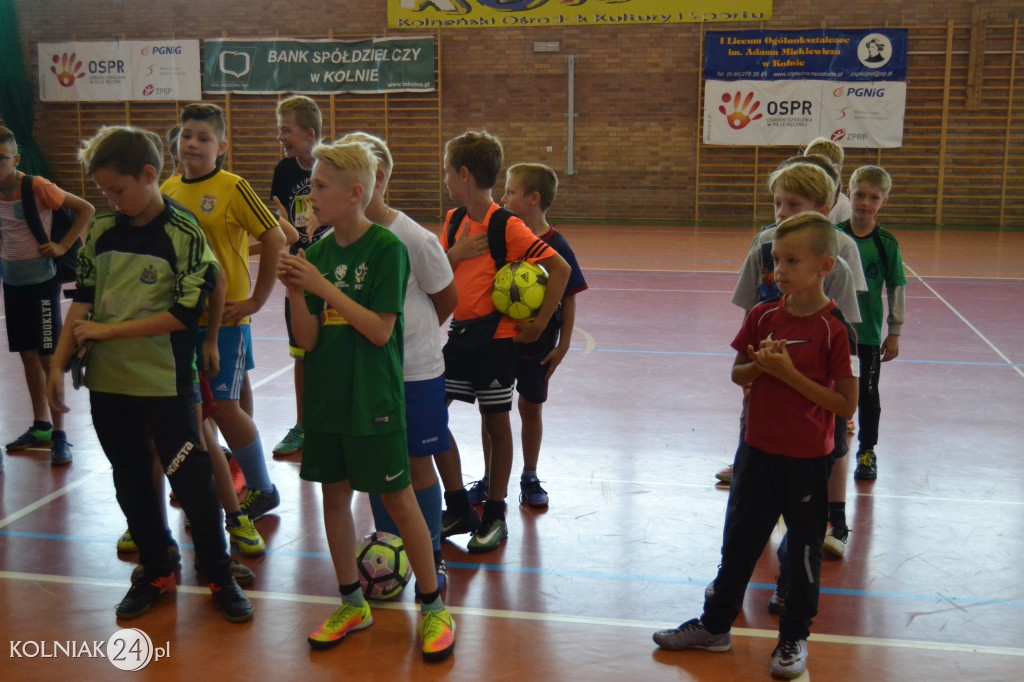 Wakacyjny Turniej Halowej Piłki Nożnej