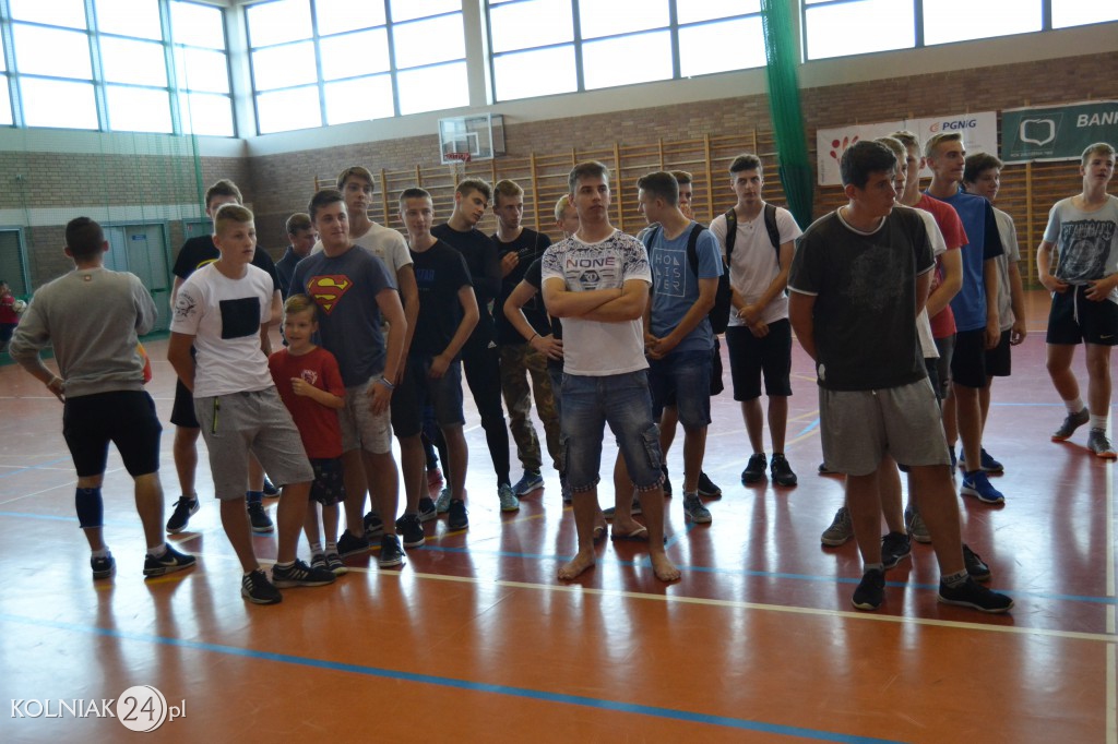 Wakacyjny Turniej Halowej Piłki Nożnej