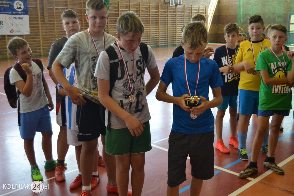 Wakacyjny Turniej Halowej Piłki Nożnej