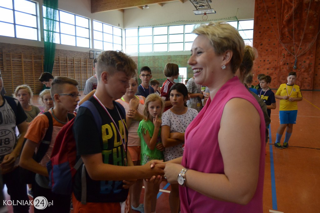 Wakacyjny Turniej Halowej Piłki Nożnej