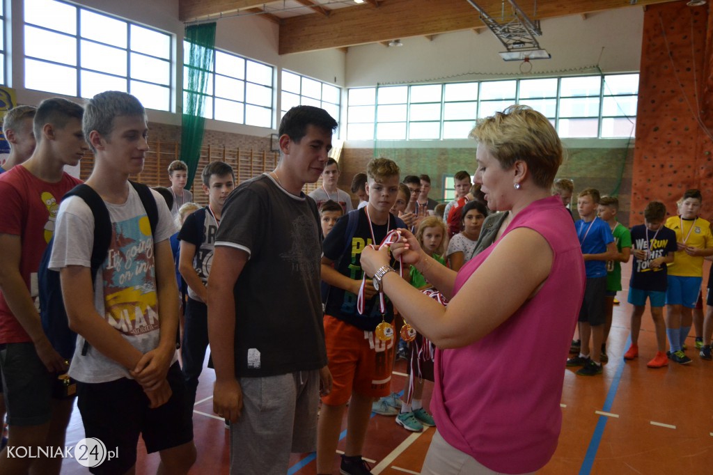 Wakacyjny Turniej Halowej Piłki Nożnej