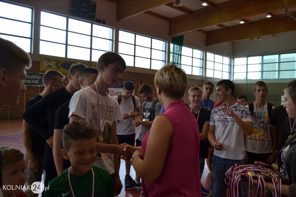 Wakacyjny Turniej Halowej Piłki Nożnej