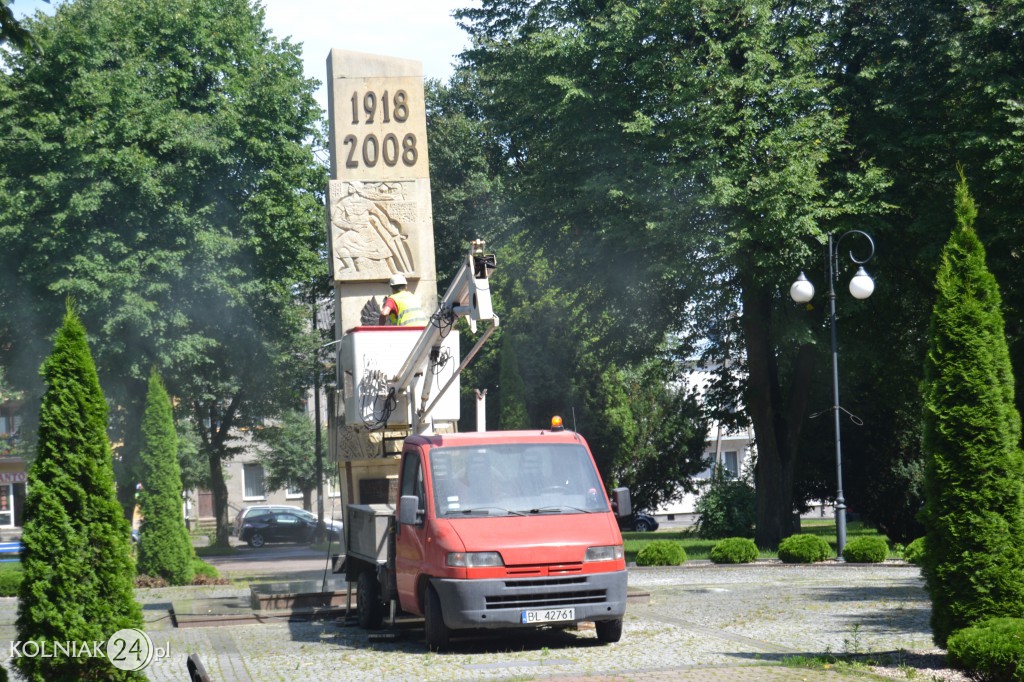 Pomnik w kolneńskim parku jak nowy