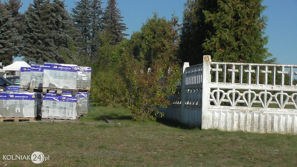 Parking przy cmentarzu