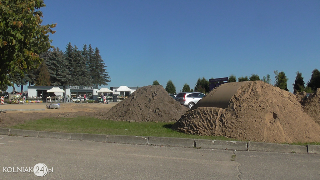 Parking przy cmentarzu