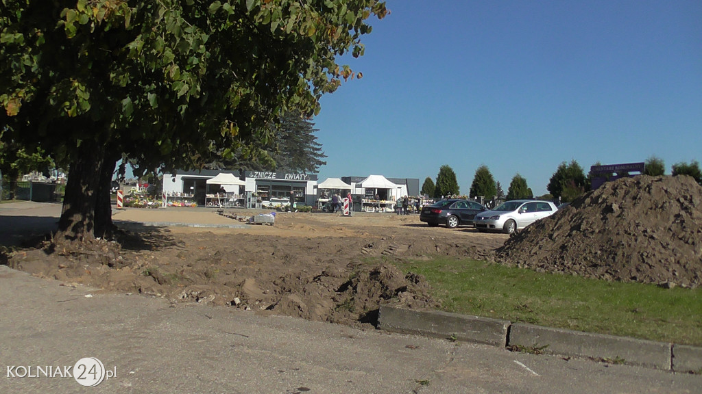 Parking przy cmentarzu