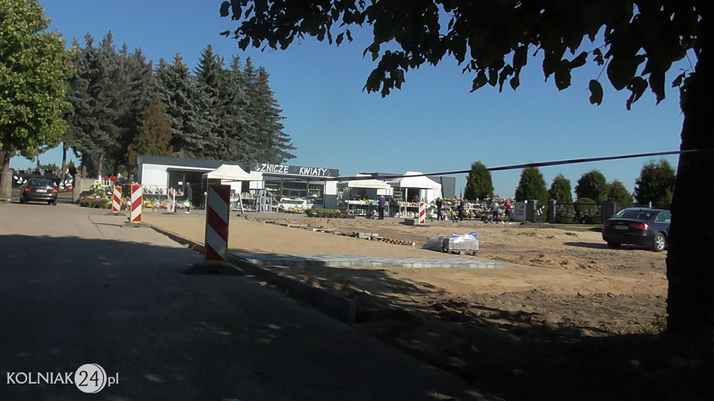 Parking przy cmentarzu