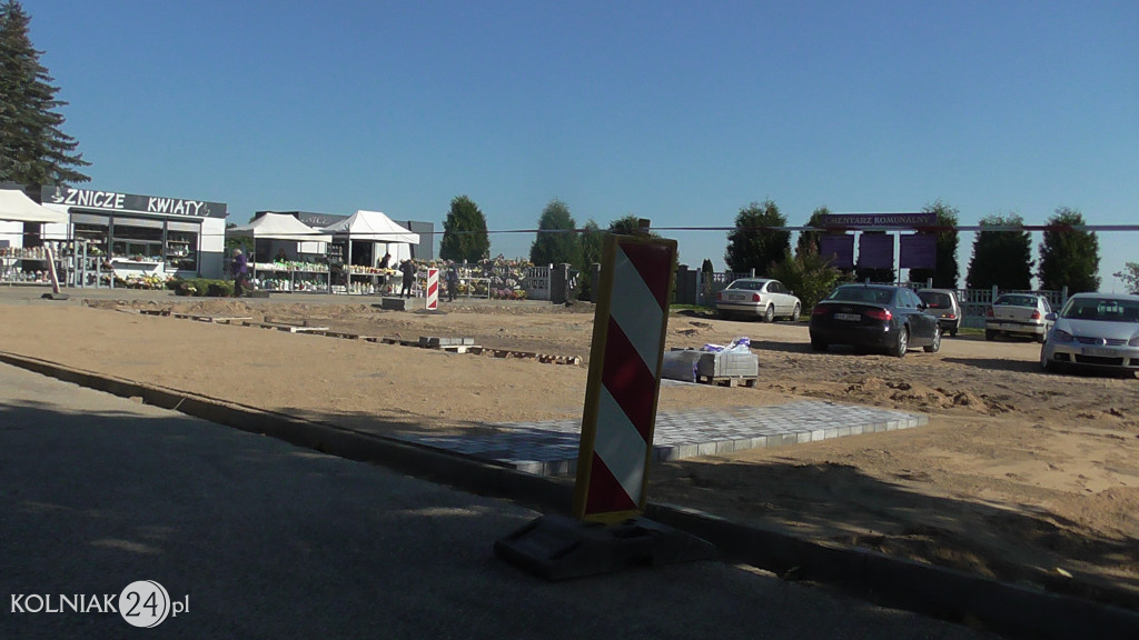 Parking przy cmentarzu