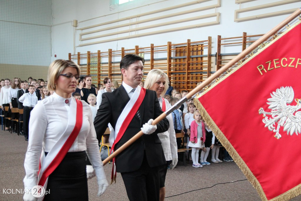 Nowy sztandar w szkole w Małym Płocku