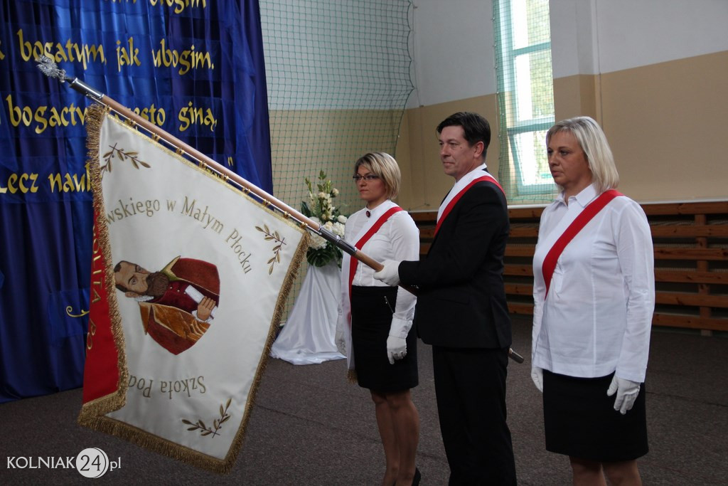 Nowy sztandar w szkole w Małym Płocku
