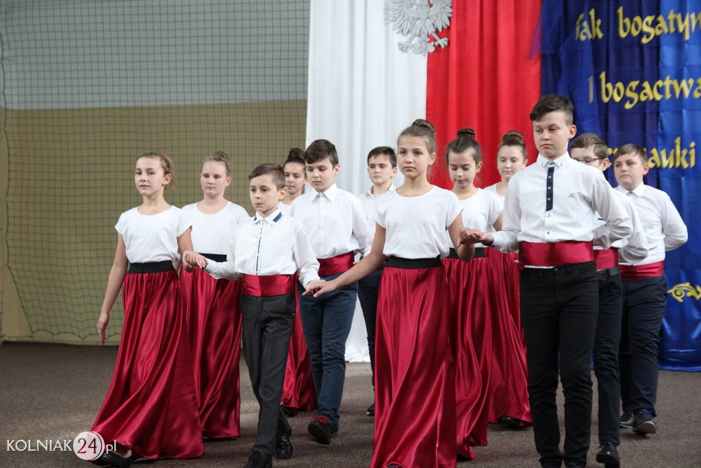 Nowy sztandar w szkole w Małym Płocku
