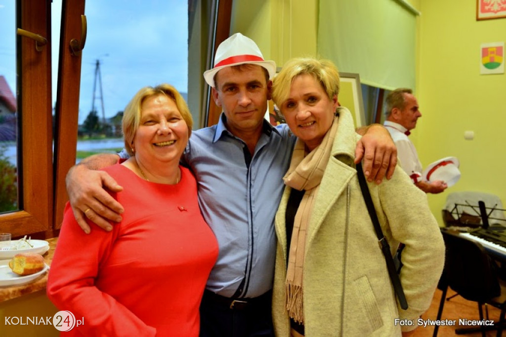 JESIEŃ W PRZYRODZIE A MŁODOŚĆ W SERCU
