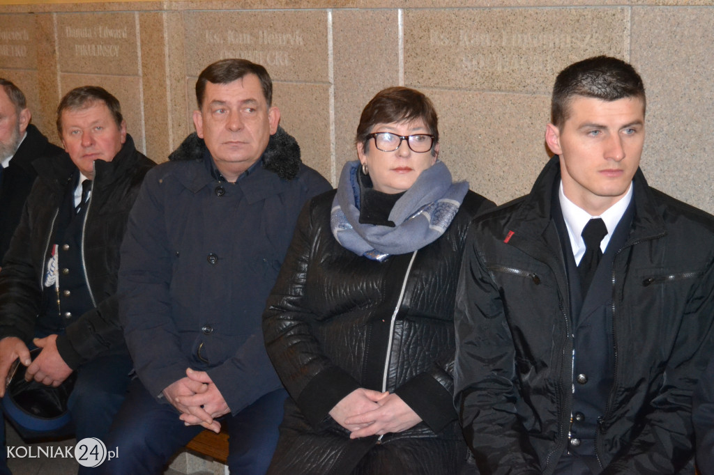 Msza święta za zmarłych strażaków i policjantów