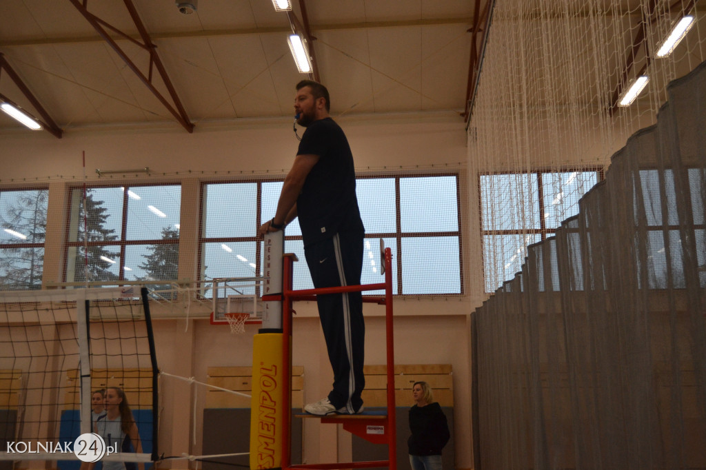 Turniej siatkowy dziewcząt o puchar dyrektora