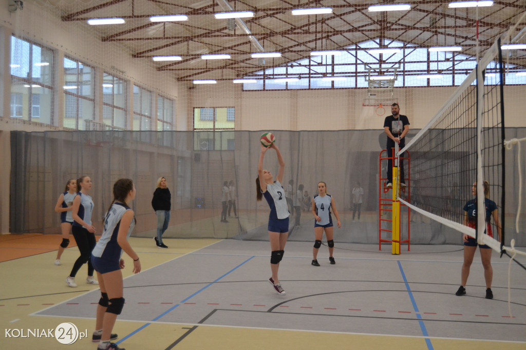 Turniej siatkowy dziewcząt o puchar dyrektora