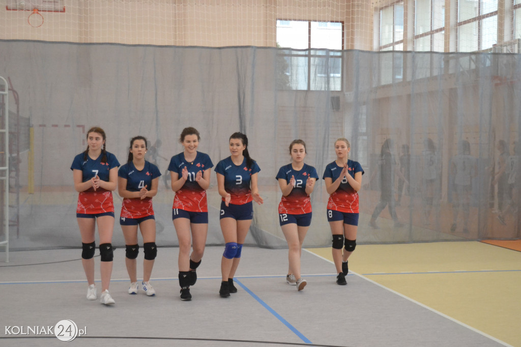 Turniej siatkowy dziewcząt o puchar dyrektora