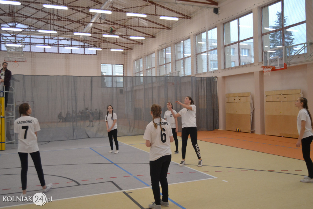 Turniej siatkowy dziewcząt o puchar dyrektora