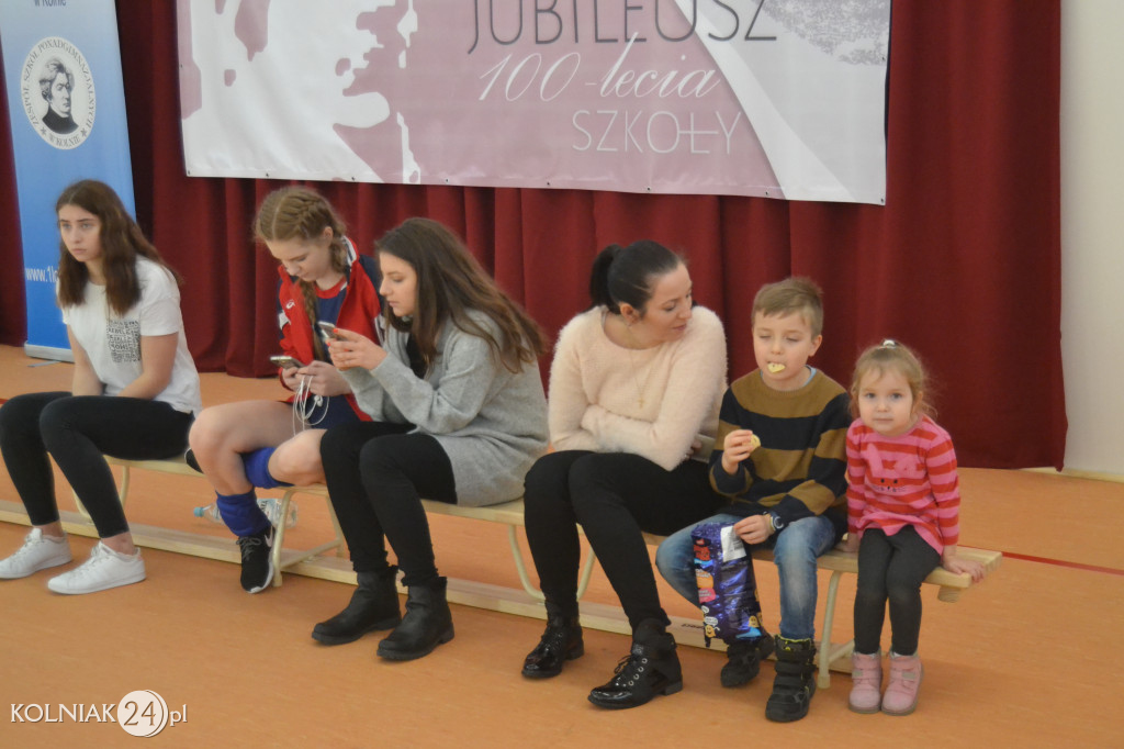 Turniej siatkowy dziewcząt o puchar dyrektora