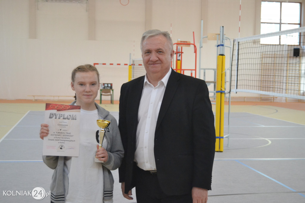 Turniej siatkowy dziewcząt o puchar dyrektora