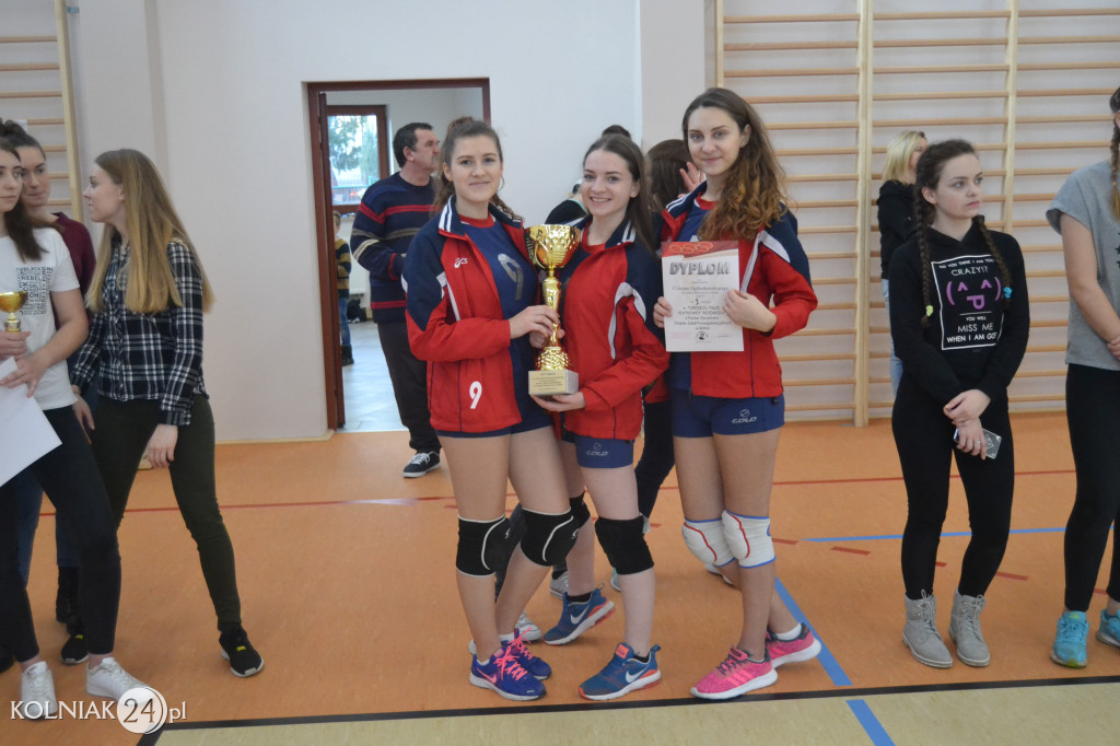 Turniej siatkowy dziewcząt o puchar dyrektora