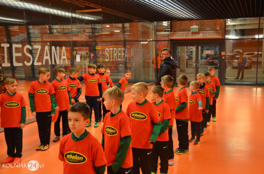 Zawodnicy Orła Kolno asystowali piłkarzom Ekstraklasy