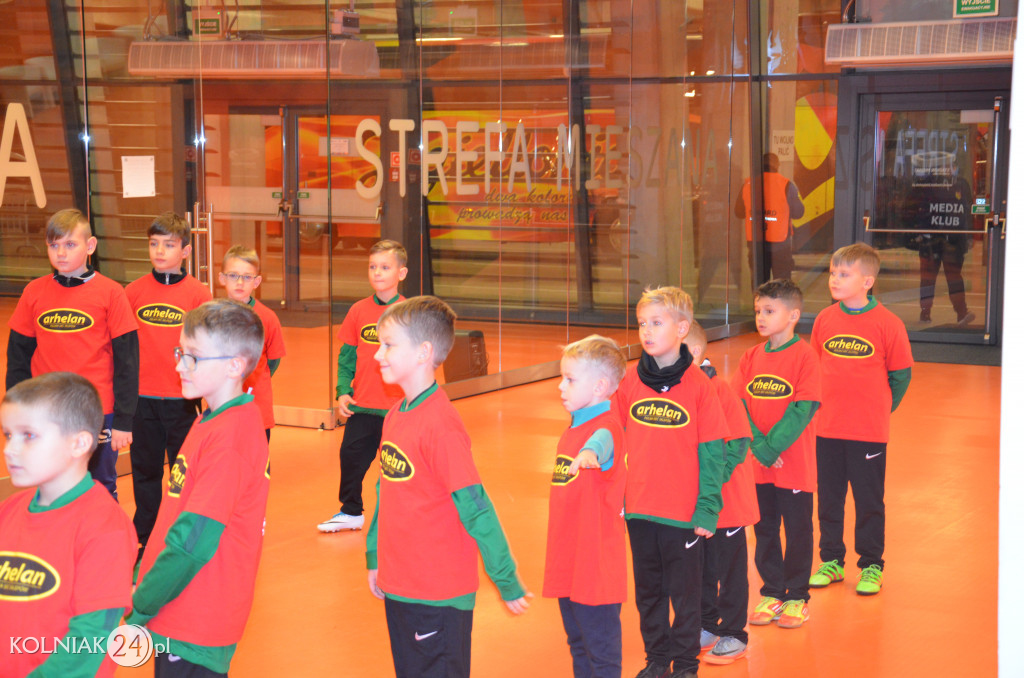 Zawodnicy Orła Kolno asystowali piłkarzom Ekstraklasy