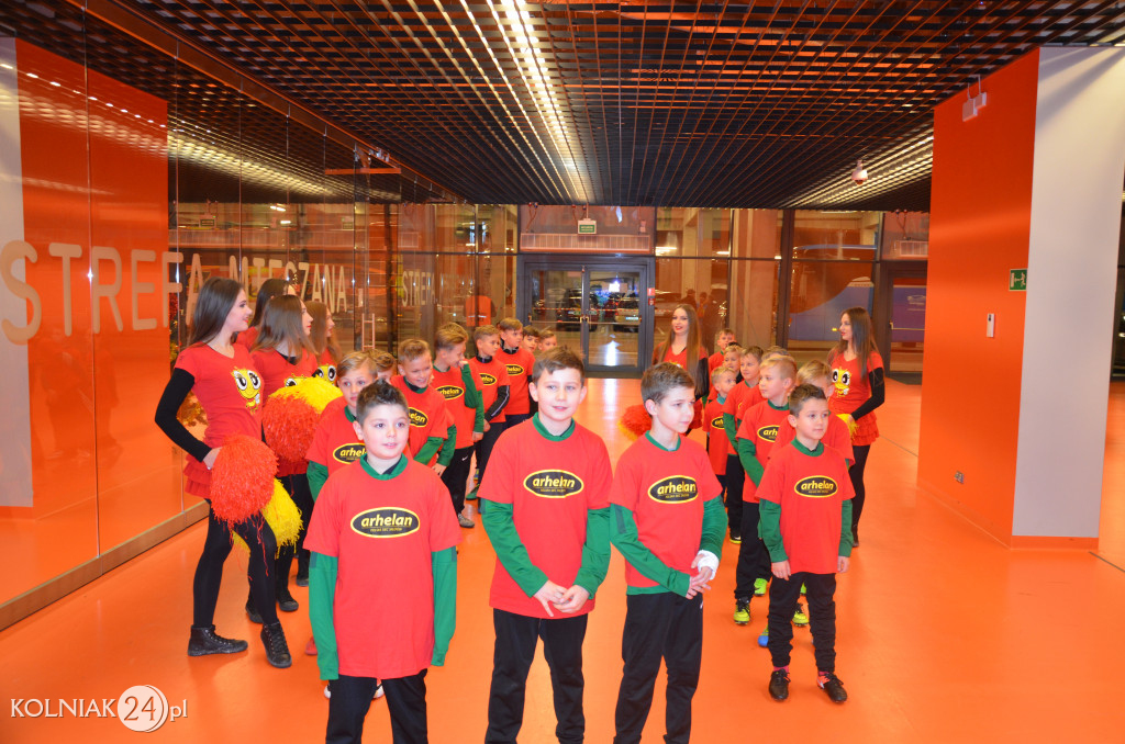 Zawodnicy Orła Kolno asystowali piłkarzom Ekstraklasy