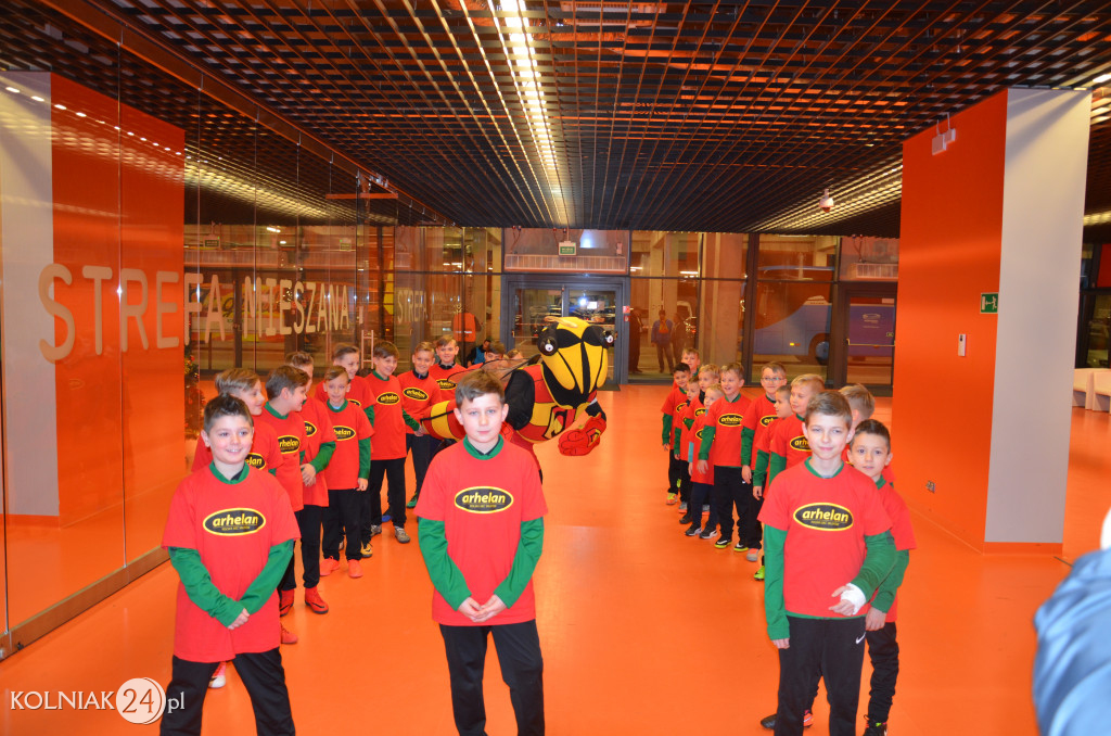 Zawodnicy Orła Kolno asystowali piłkarzom Ekstraklasy