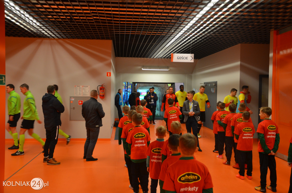 Zawodnicy Orła Kolno asystowali piłkarzom Ekstraklasy