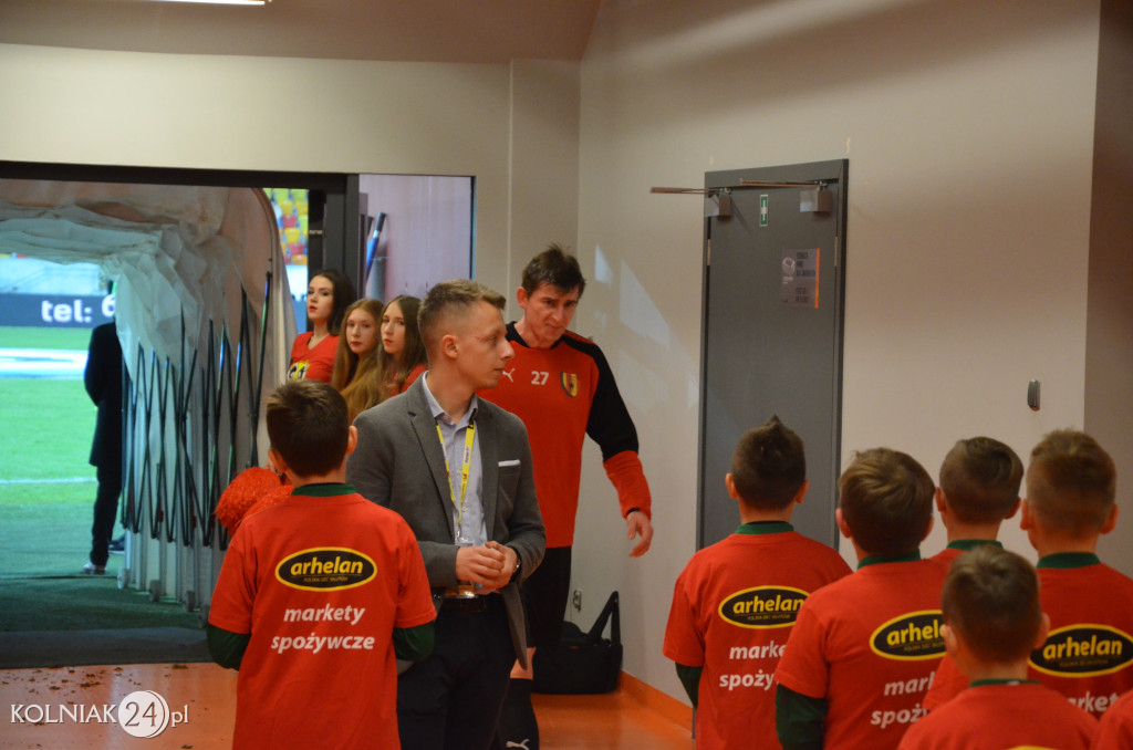 Zawodnicy Orła Kolno asystowali piłkarzom Ekstraklasy