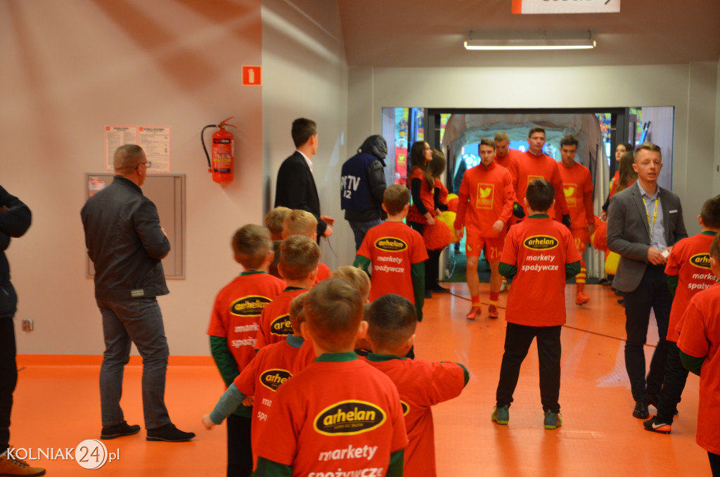 Zawodnicy Orła Kolno asystowali piłkarzom Ekstraklasy