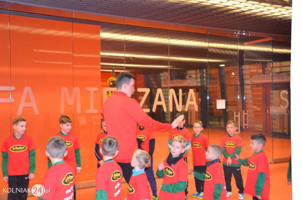 Zawodnicy Orła Kolno asystowali piłkarzom Ekstraklasy