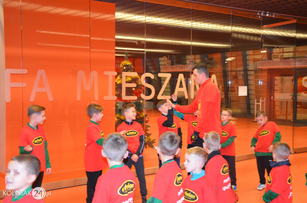 Zawodnicy Orła Kolno asystowali piłkarzom Ekstraklasy