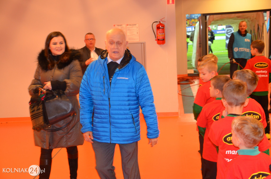 Zawodnicy Orła Kolno asystowali piłkarzom Ekstraklasy