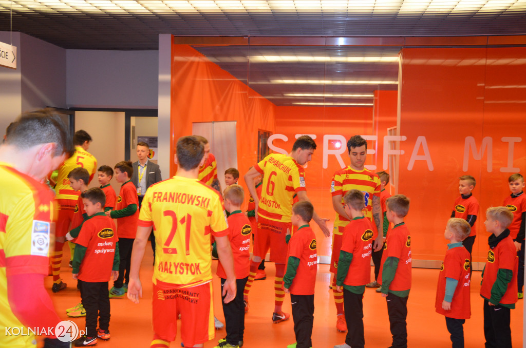 Zawodnicy Orła Kolno asystowali piłkarzom Ekstraklasy