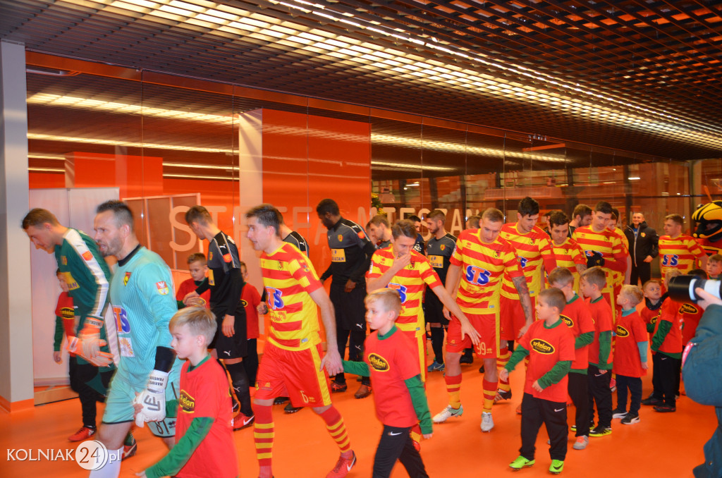 Zawodnicy Orła Kolno asystowali piłkarzom Ekstraklasy