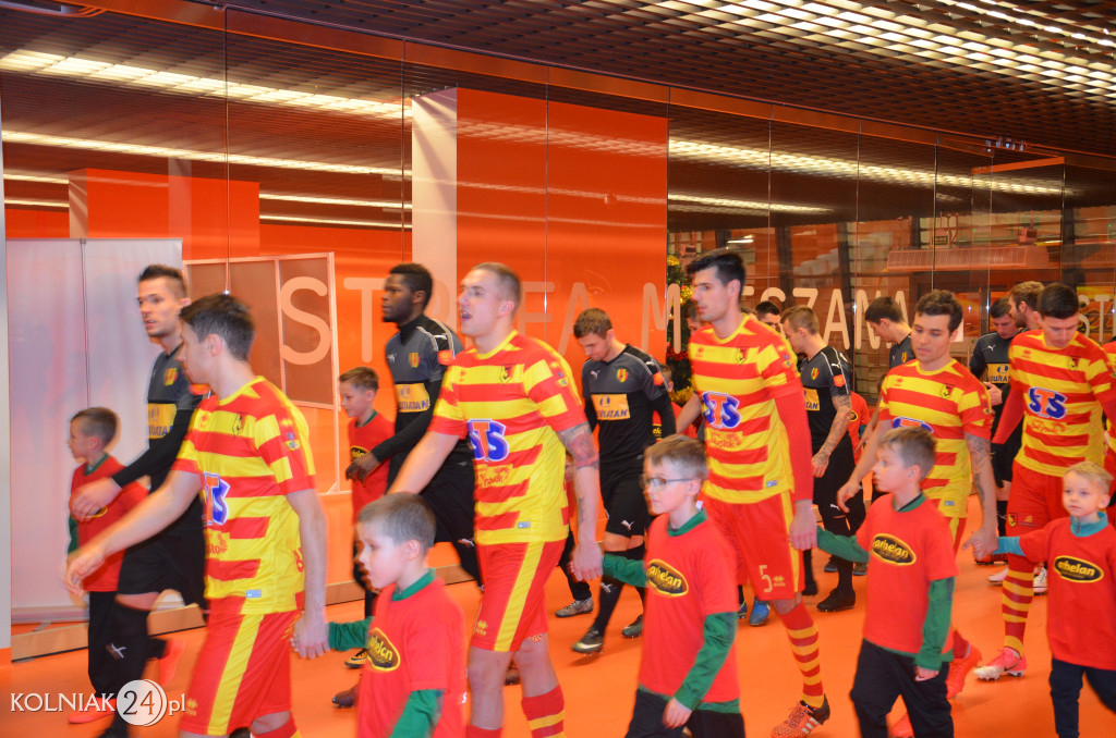 Zawodnicy Orła Kolno asystowali piłkarzom Ekstraklasy