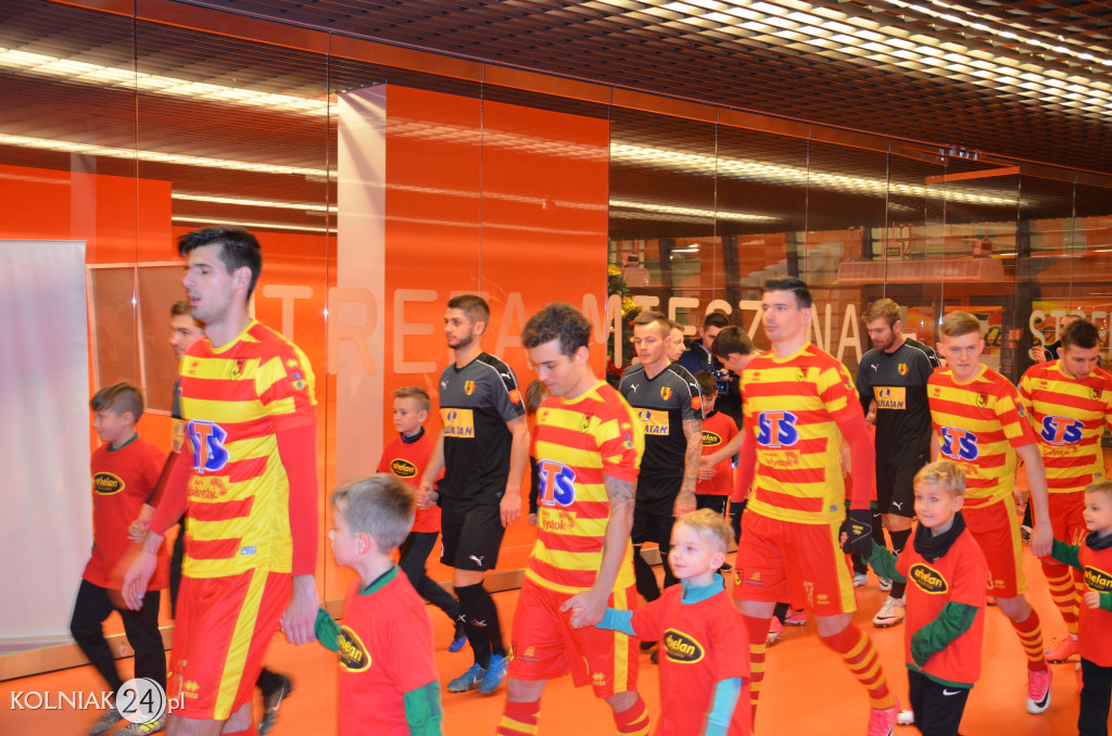 Zawodnicy Orła Kolno asystowali piłkarzom Ekstraklasy