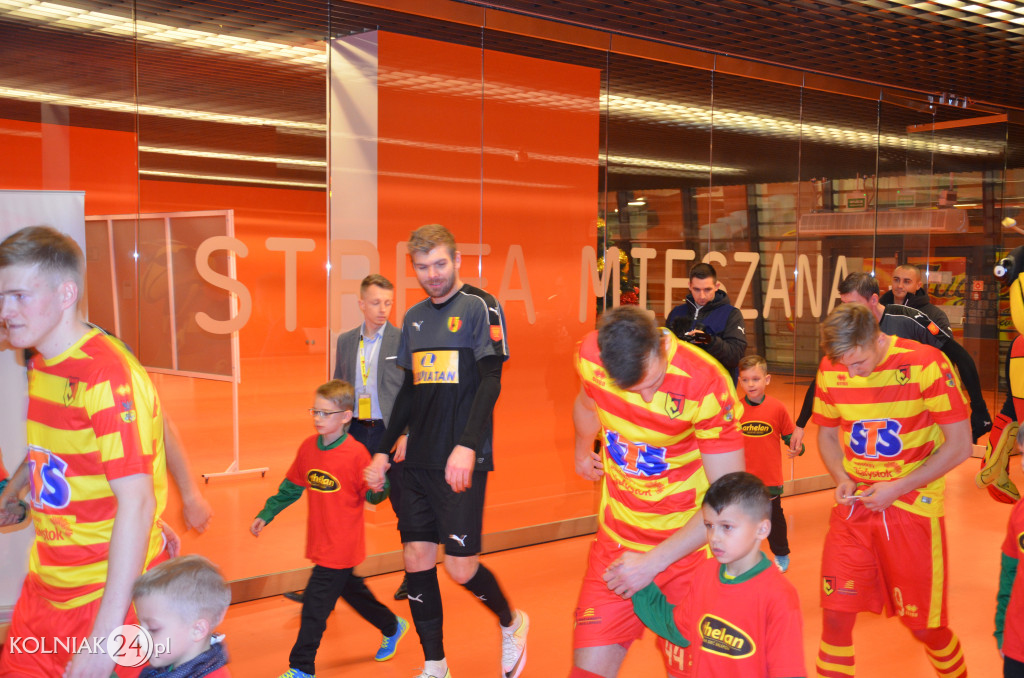 Zawodnicy Orła Kolno asystowali piłkarzom Ekstraklasy