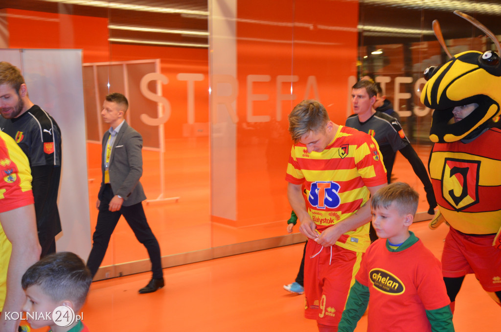 Zawodnicy Orła Kolno asystowali piłkarzom Ekstraklasy