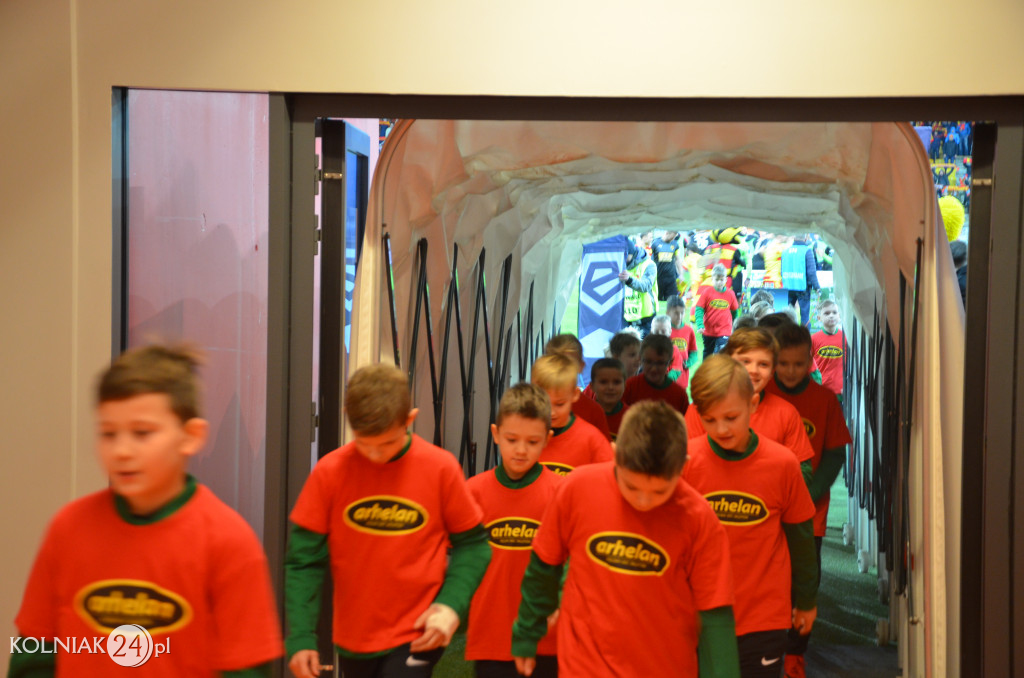 Zawodnicy Orła Kolno asystowali piłkarzom Ekstraklasy